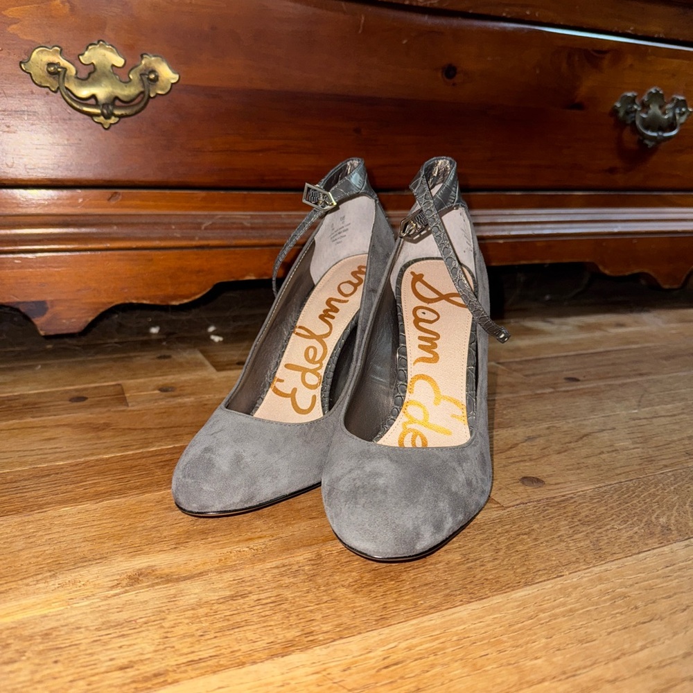 Sam Edelman Gray Suede Heels Elegant Medium Height